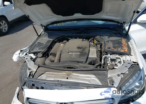 2017 Mercedes-Benz C 300 4Matic/Luxury 4Matic/Sport 4Matic z USA, uszkodzony, nr VIN 55SWF4KB8HU208704